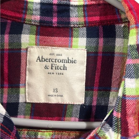 Abercrombie & Fitch XS red button down plaid top. - Picture 5 of 9